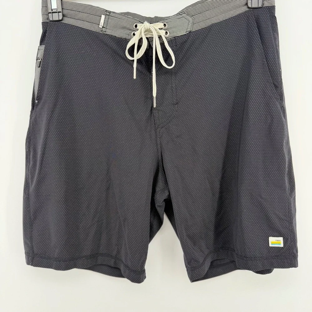 Vuori Boardshorts Mens Size 30 Black Micro Dot 8